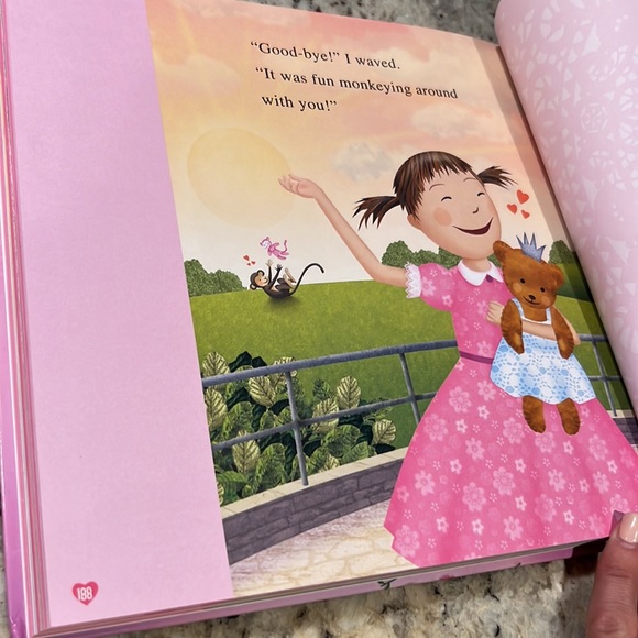 Pinkalicious Storybook Collection Hardback Book 6 Stories + extra bonus book!! - Picture 14 of 17